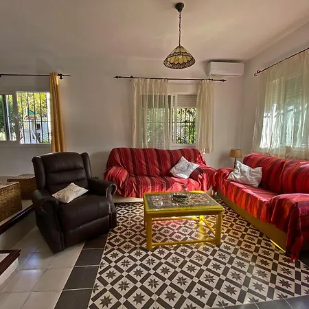 Casa Centrica Con Bonito Jardin Con 3 Dormitorios Holiday home *